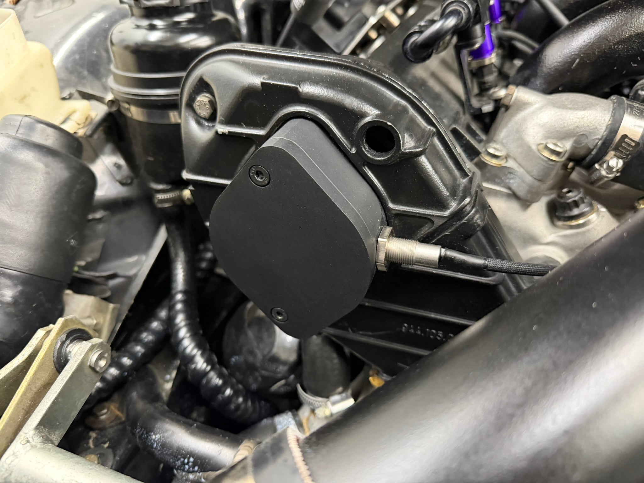 944 Cam sync adapter